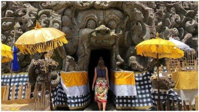 Bedulu Artist Community Hadirkan Pameran Seni Rupa “Metangi” di Situs Goa Gajah